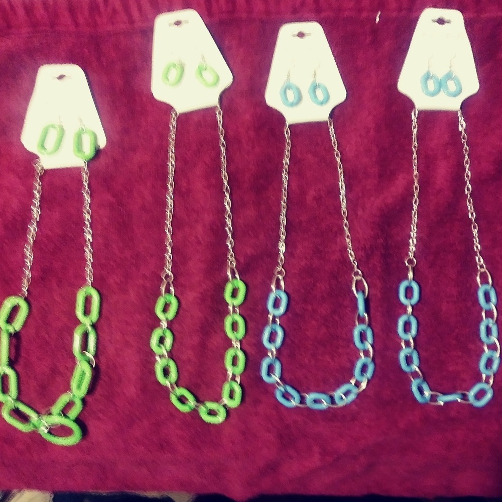 Women's necklaces